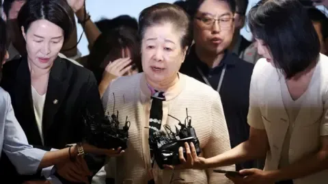 High-profile Religious Leader Dismisses Gift-giving Accusations Involving Ex-South Korea First Lady