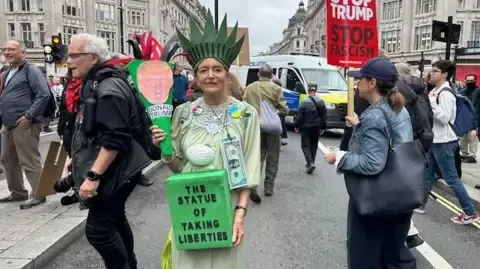 Numerous Protesters Assemble in Heart of London to Denounce Donald Trump's Return Diplomatic Journey